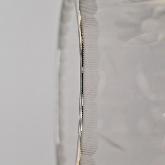 #ACO Glass vase with etched rim, flowers, and cut leaves - Picture 9 of 10